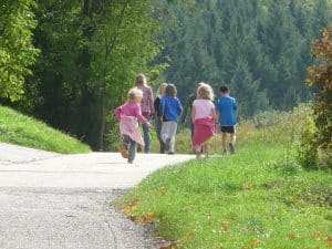 promenade en famille en nature