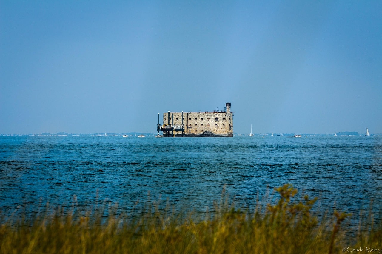 Vue du Fort Boyard depuis la côte